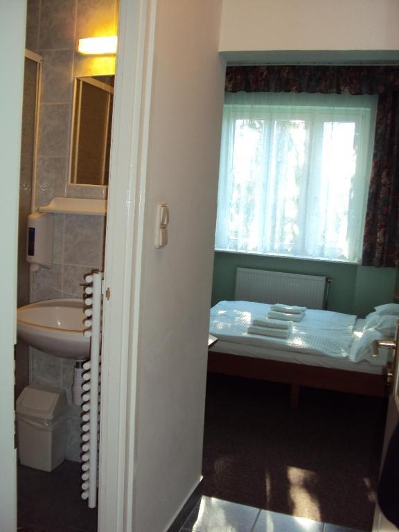 Bed and Breakfast Fuezi Panzio Sopron Camera foto