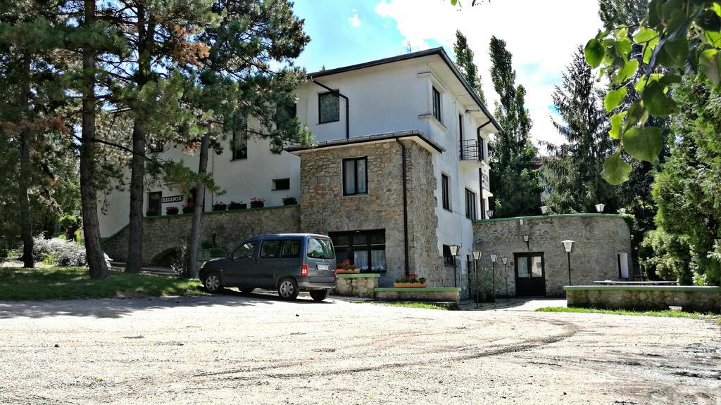 Bed and Breakfast Fuezi Panzio Sopron Esterno foto